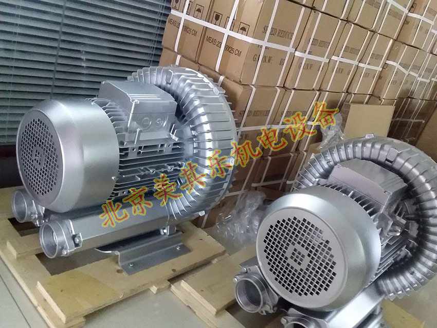 高压鼓风机成品库房